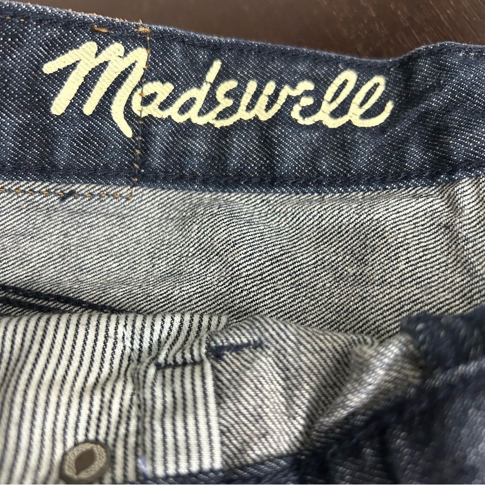Madewell Dark Wash Low Rise Blue Denim Shorts Frayed Hem Whiskering Sz 26 - Picture 5 of 9